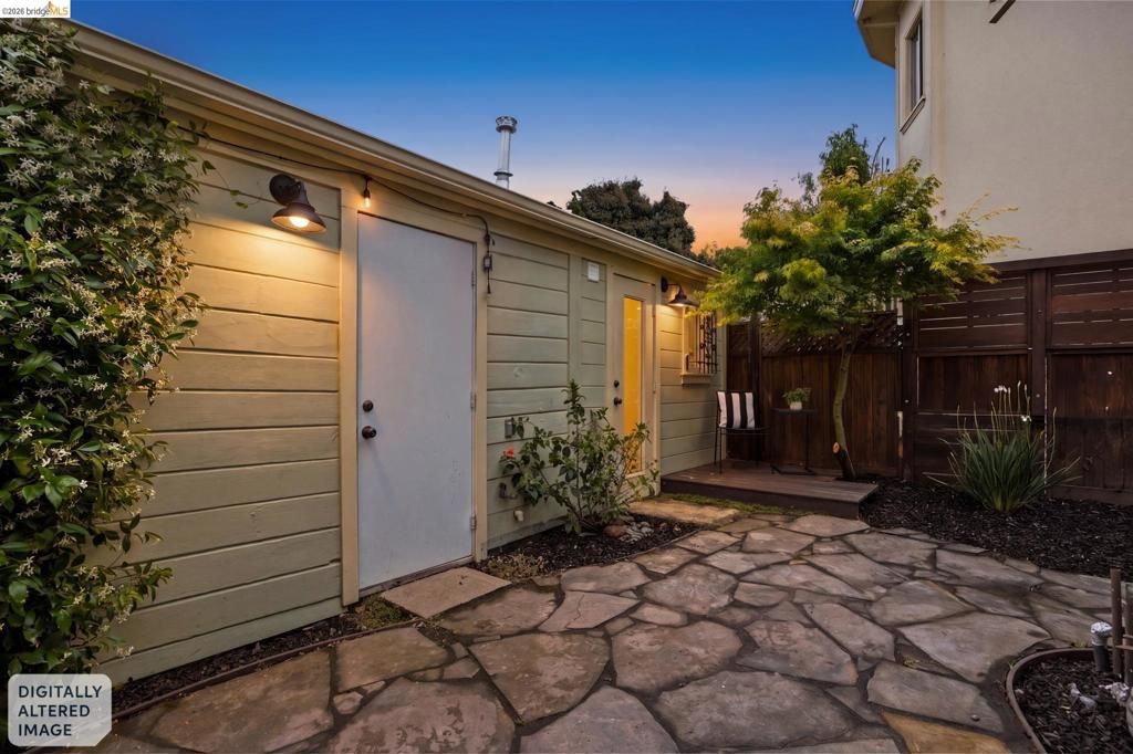 Image 31 of property listing at 4720 Salem St, Emeryville, CA 94608