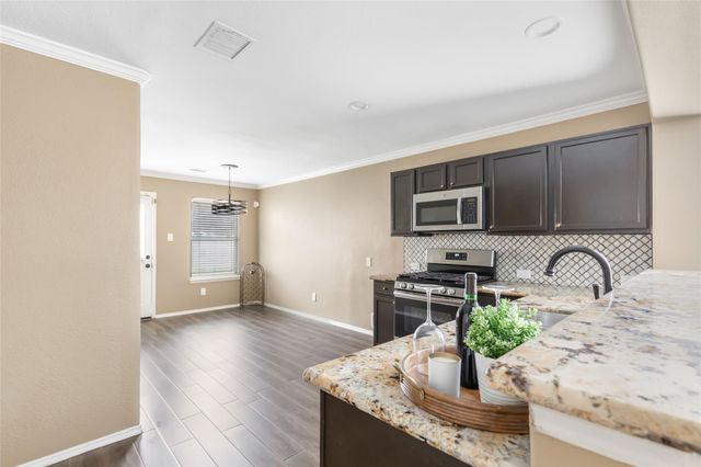 9415 Shaded Pines Drive, Humble, TX 77396