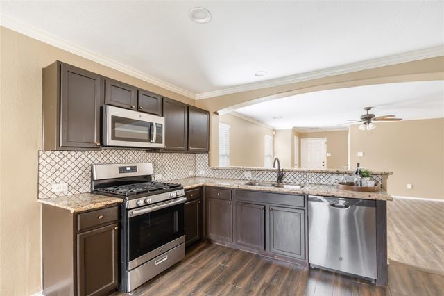 9415 Shaded Pines Drive, Humble, TX 77396