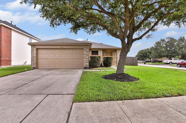 9415 Shaded Pines Drive, Humble, TX 77396