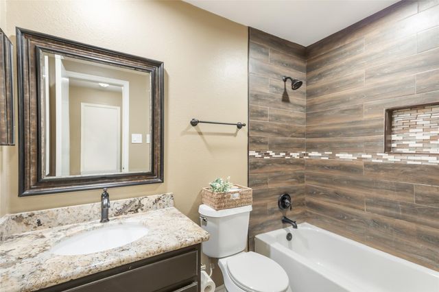 9415 Shaded Pines Drive, Humble, TX 77396