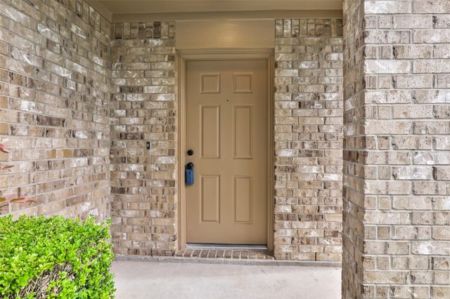 9415 Shaded Pines Drive, Humble, TX 77396
