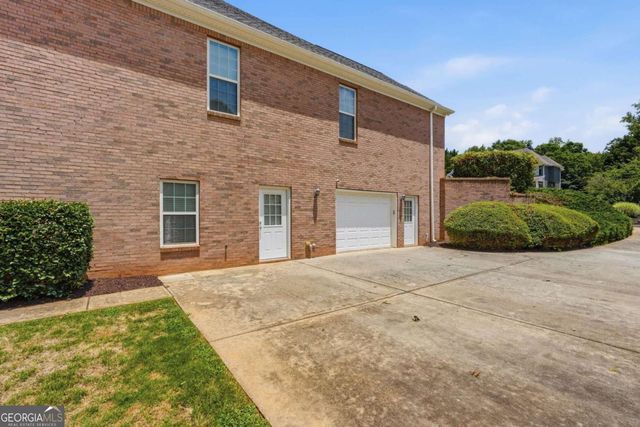 139 Montvale Drive, Hoschton, GA 30548