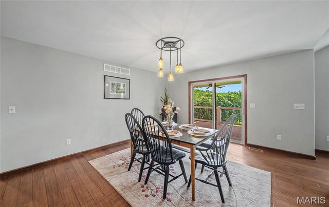 33701 Crystal Lake Road, Brighton, IL 62012