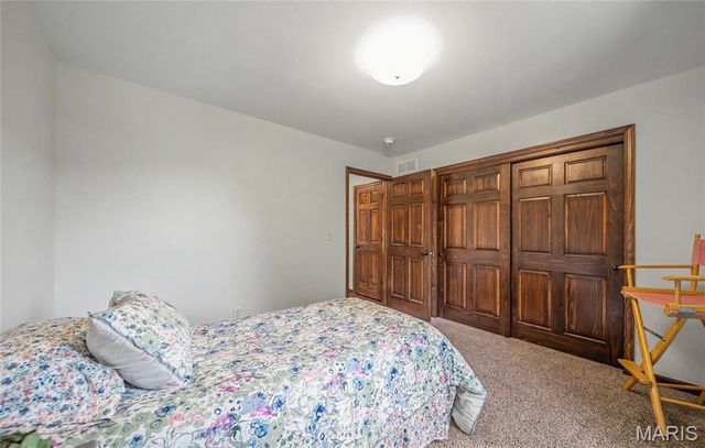 33701 Crystal Lake Road, Brighton, IL 62012