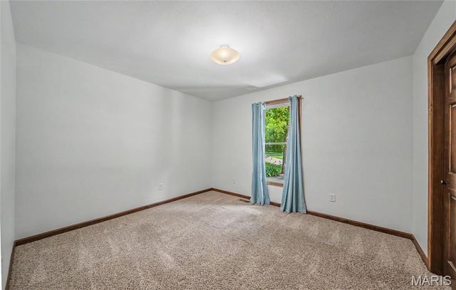 33701 Crystal Lake Road, Brighton, IL 62012