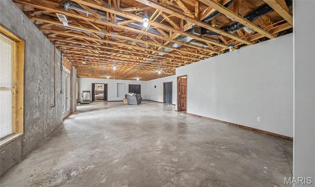 33701 Crystal Lake Road, Brighton, IL 62012