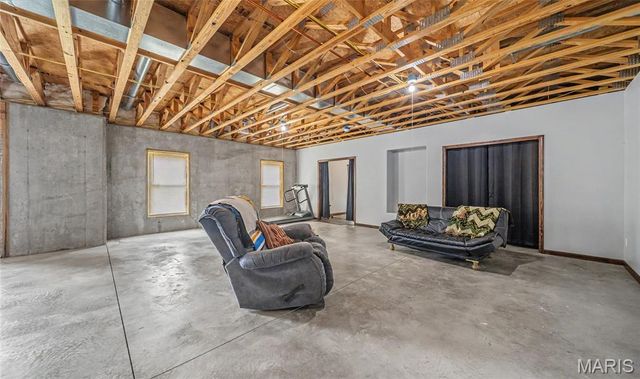 33701 Crystal Lake Road, Brighton, IL 62012