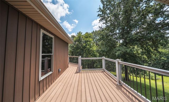 33701 Crystal Lake Road, Brighton, IL 62012