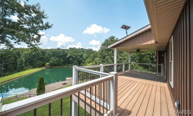 33701 Crystal Lake Road, Brighton, IL 62012