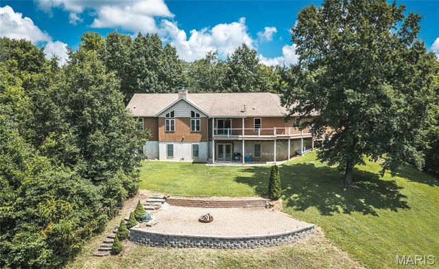 33701 Crystal Lake Road, Brighton, IL 62012