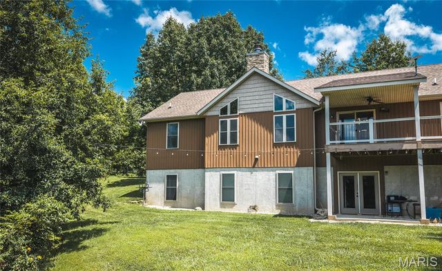 33701 Crystal Lake Road, Brighton, IL 62012