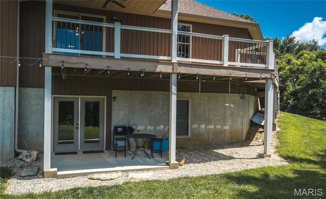 33701 Crystal Lake Road, Brighton, IL 62012