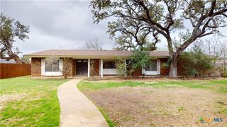 204 W Johnson Street, Cuero, TX 77954