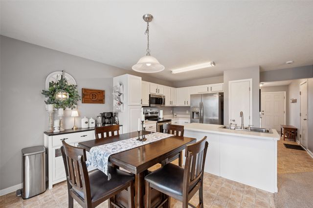 2833 Brockway Drive, Des Moines, IA 50320