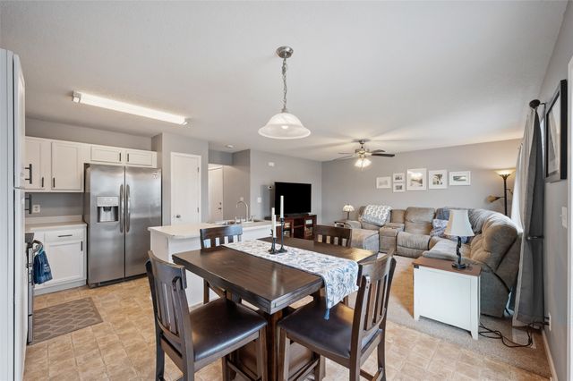 2833 Brockway Drive, Des Moines, IA 50320