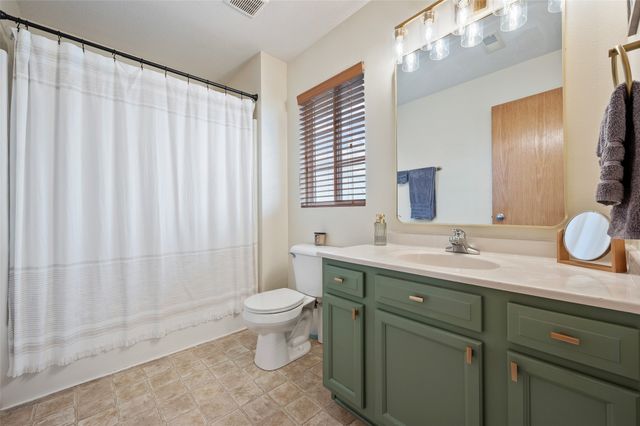 2833 Brockway Drive, Des Moines, IA 50320