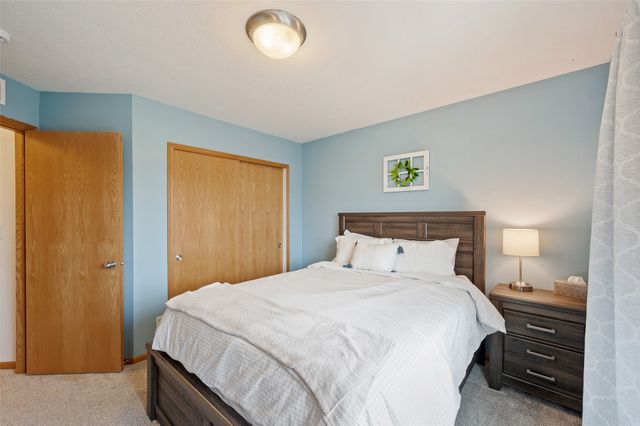 2833 Brockway Drive, Des Moines, IA 50320