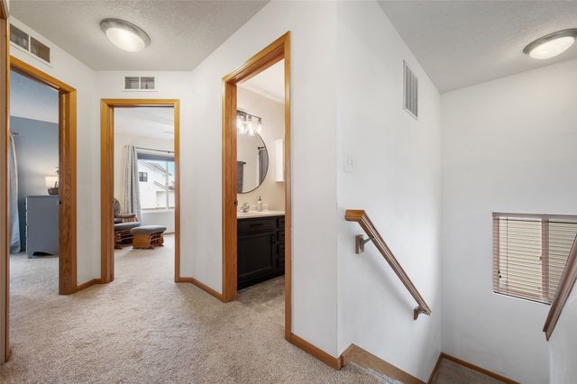 2833 Brockway Drive, Des Moines, IA 50320