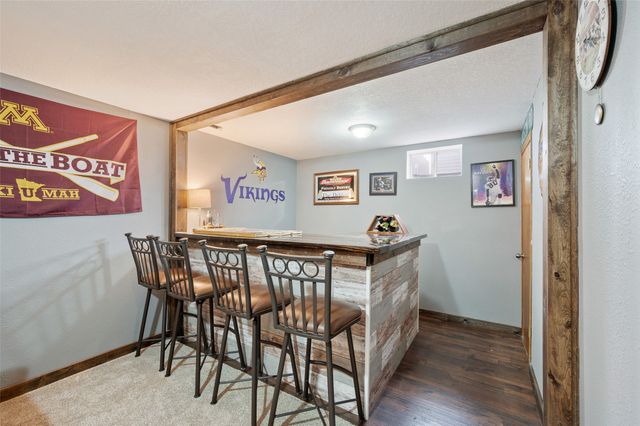 2833 Brockway Drive, Des Moines, IA 50320