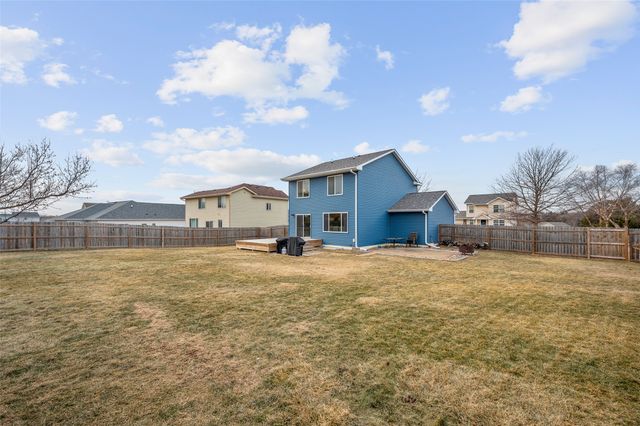 2833 Brockway Drive, Des Moines, IA 50320