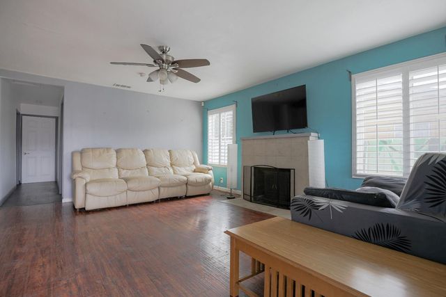 3704 Willow, Sacramento, CA 95838