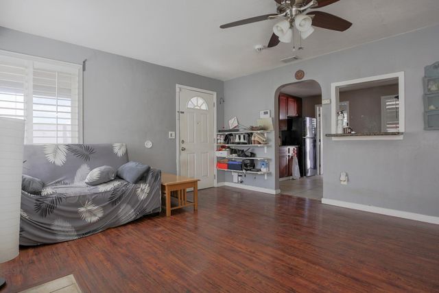 3704 Willow, Sacramento, CA 95838