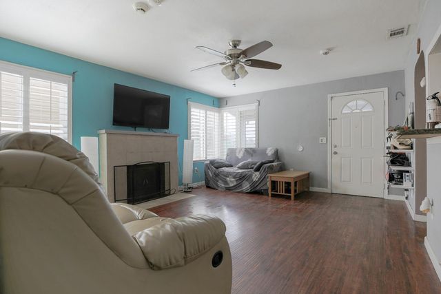 3704 Willow, Sacramento, CA 95838