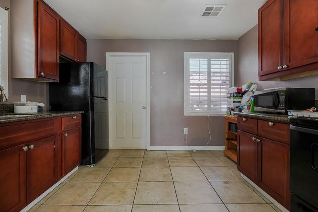 3704 Willow, Sacramento, CA 95838