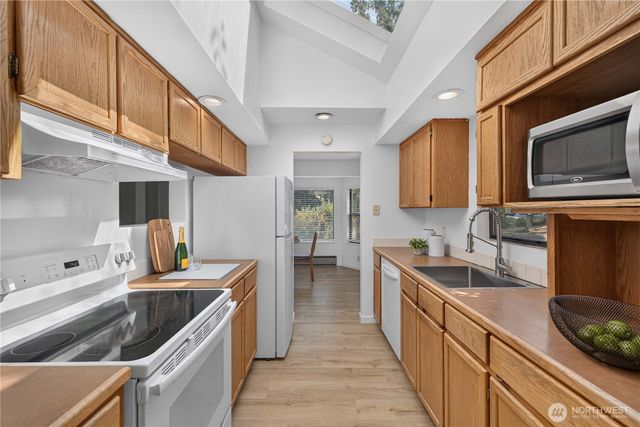 3310 SW 104th Street, Seattle, WA 98146