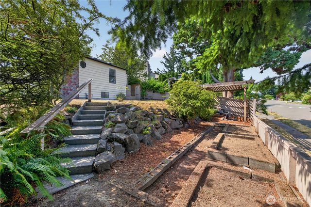 3310 SW 104th Street, Seattle, WA 98146