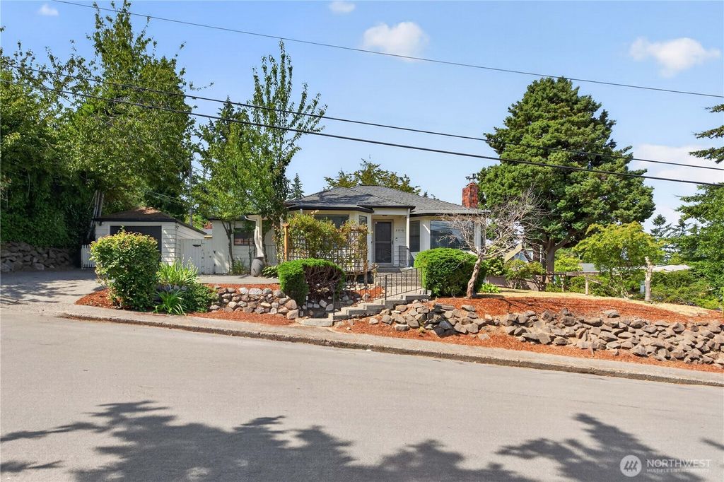3310 SW 104th Street, Seattle, WA 98146