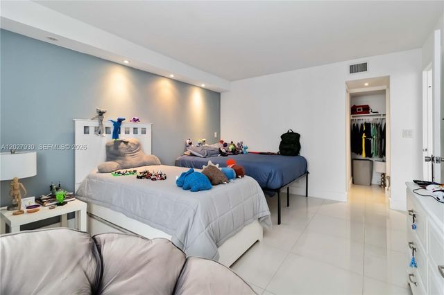 100 Bayview Drive 2014, Sunny Isles Beach, FL 33160