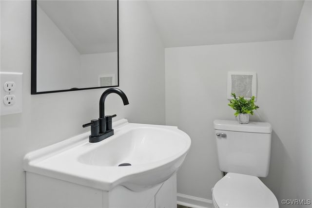 1114 Hinton St, Petersburg, VA 23803
