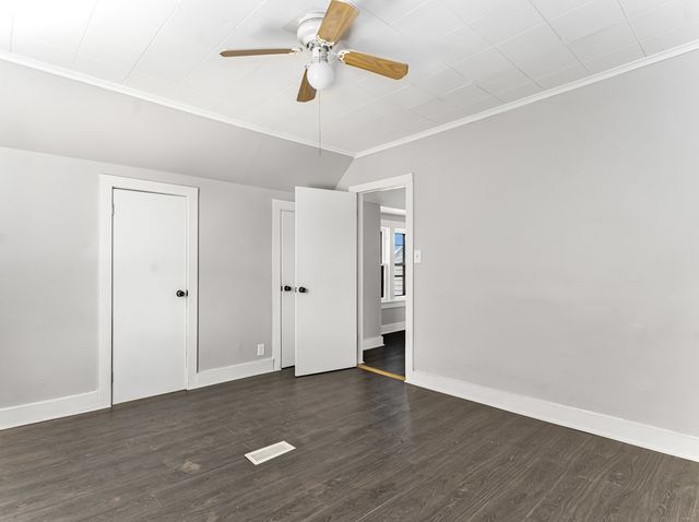 9209 S Woodlawn Avenue, Chicago, IL 60619