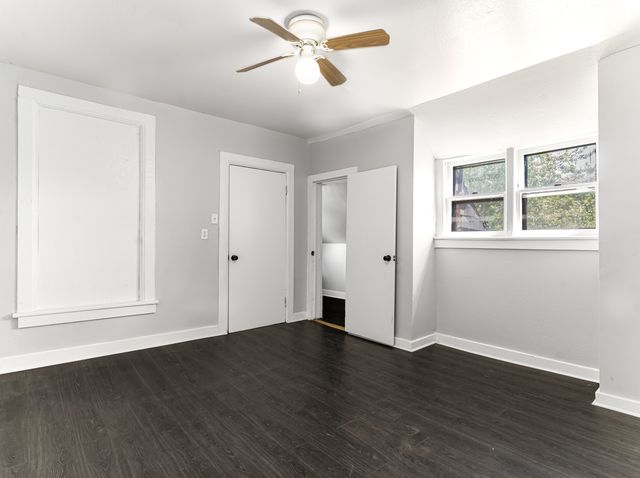 9209 S Woodlawn Avenue, Chicago, IL 60619