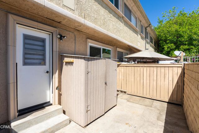 20224 Cohasset Street 9, Winnetka, CA 91306