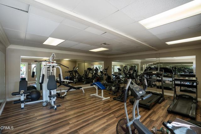 20224 Cohasset Street 9, Winnetka, CA 91306