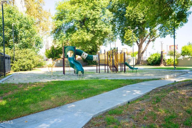 20224 Cohasset Street 9, Winnetka, CA 91306