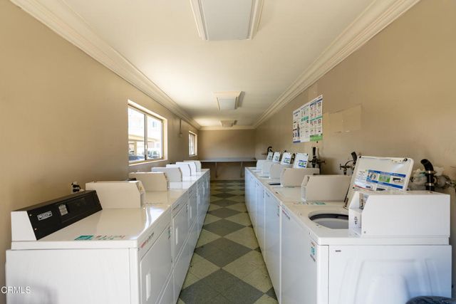 20224 Cohasset Street 9, Winnetka, CA 91306