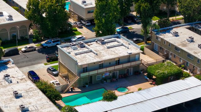 20224 Cohasset Street 9, Winnetka, CA 91306