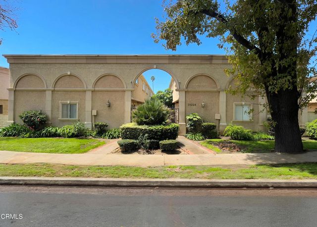 20224 Cohasset Street 9, Winnetka, CA 91306