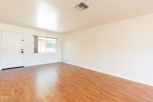 20224 Cohasset Street 9, Winnetka, CA 91306