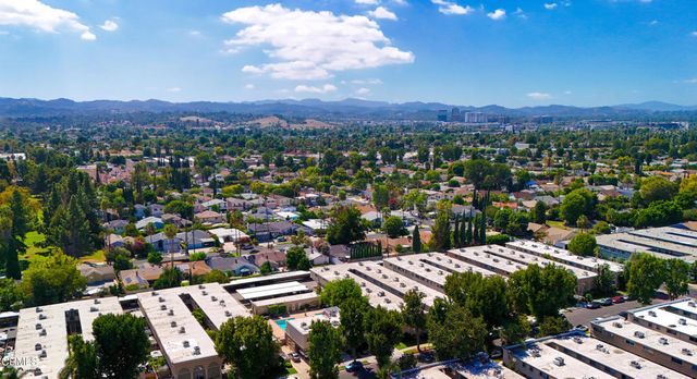 20224 Cohasset Street 9, Winnetka, CA 91306