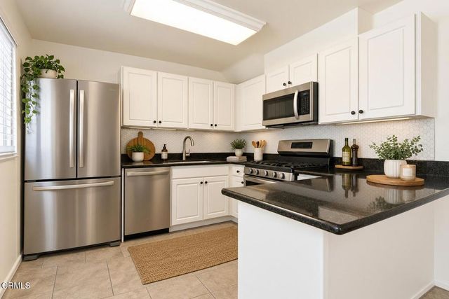 20224 Cohasset Street 9, Winnetka, CA 91306