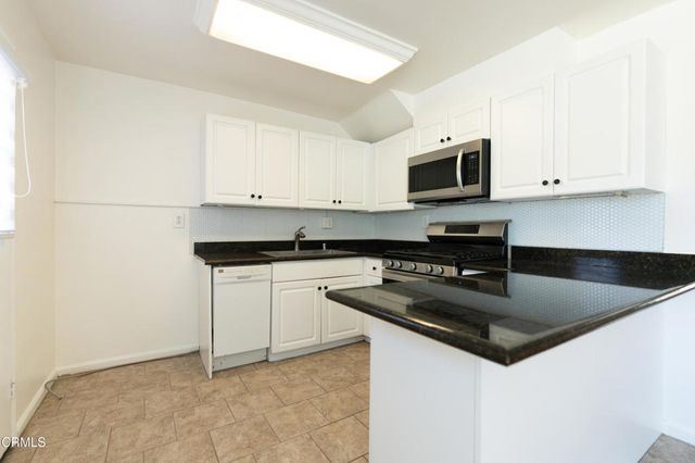 20224 Cohasset Street 9, Winnetka, CA 91306