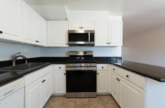 20224 Cohasset Street 9, Winnetka, CA 91306