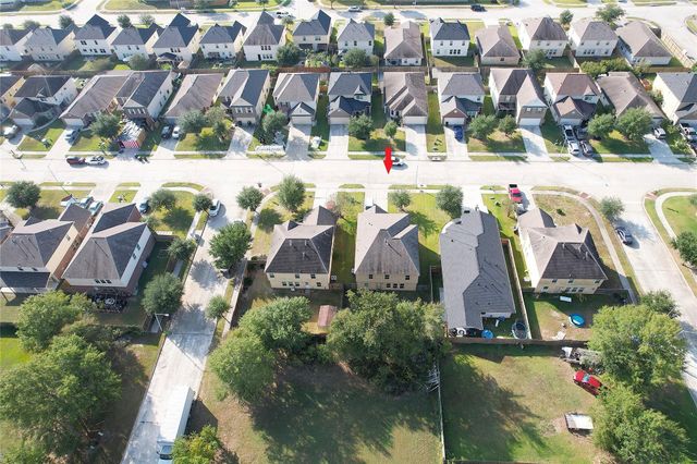 9877 Lace Flower Way, Conroe, TX 77385