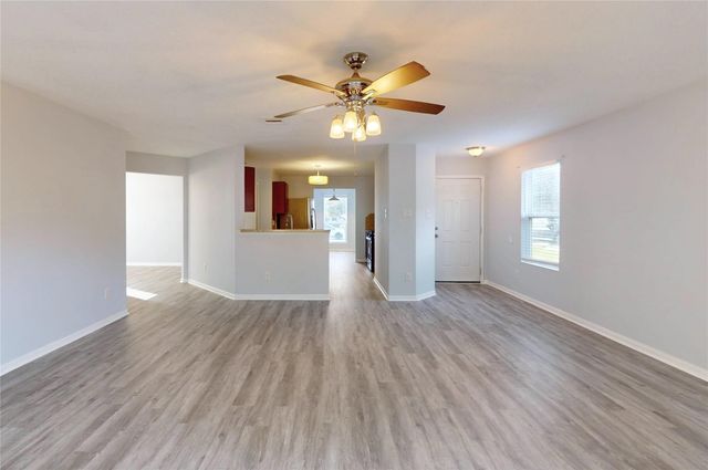 9877 Lace Flower Way, Conroe, TX 77385