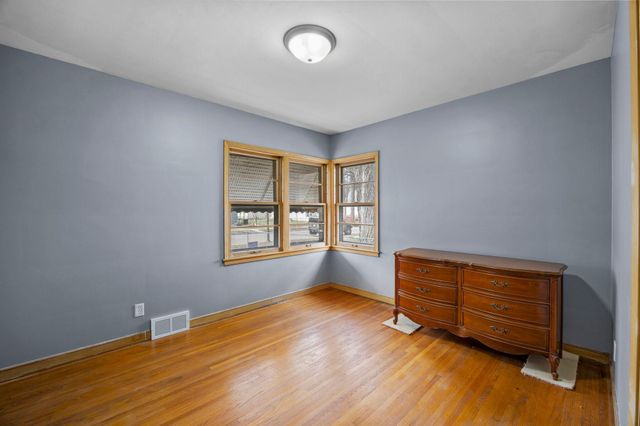 3446 Thomas Avenue N, Minneapolis, MN 55412